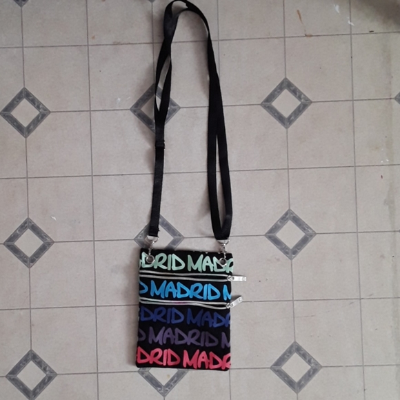 Robin Ruth Colorful Crossbody Bag - Picture 2 of 5